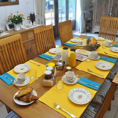 Les 5 Noyers Maison d'hôtes *