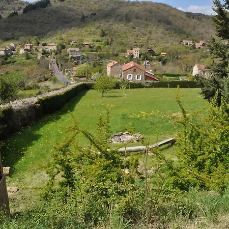 Les 5 Noyers Maison d'hôtes Saint-Ilpize